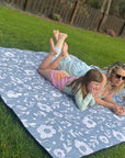 Dainty Floral Picnic Rug