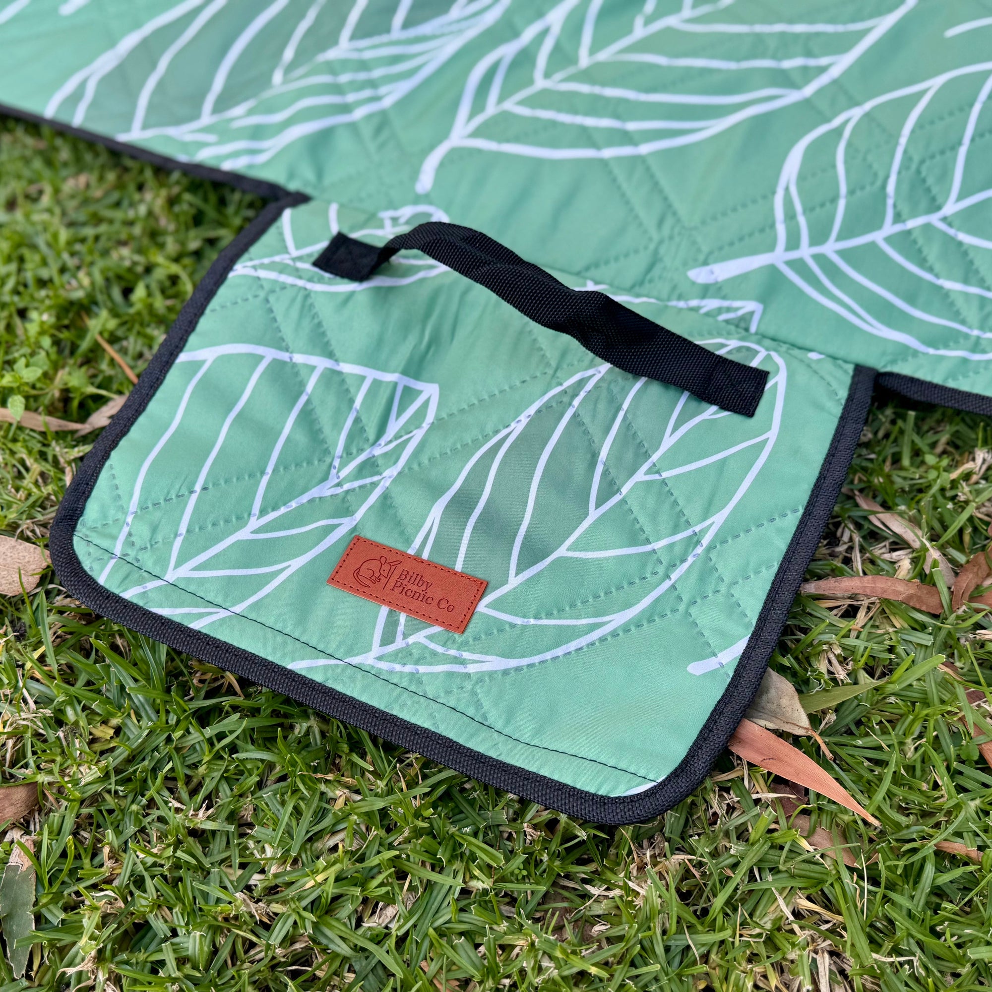 Green Leaves Picnic Rug