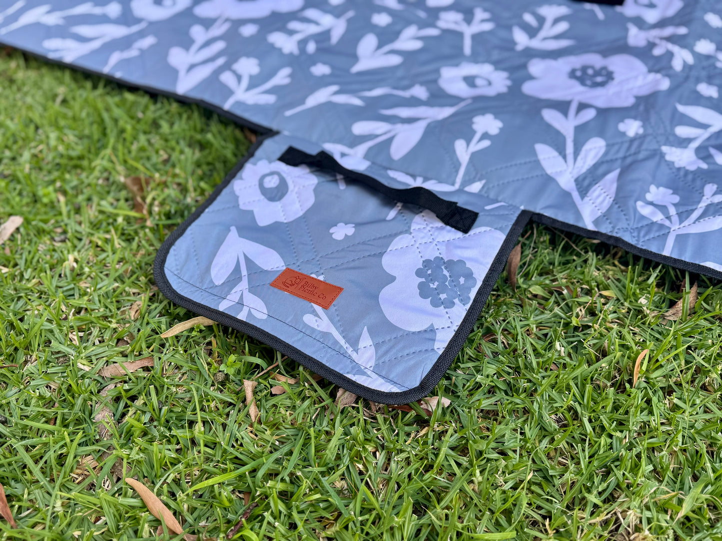 Dainty floral picnic rug