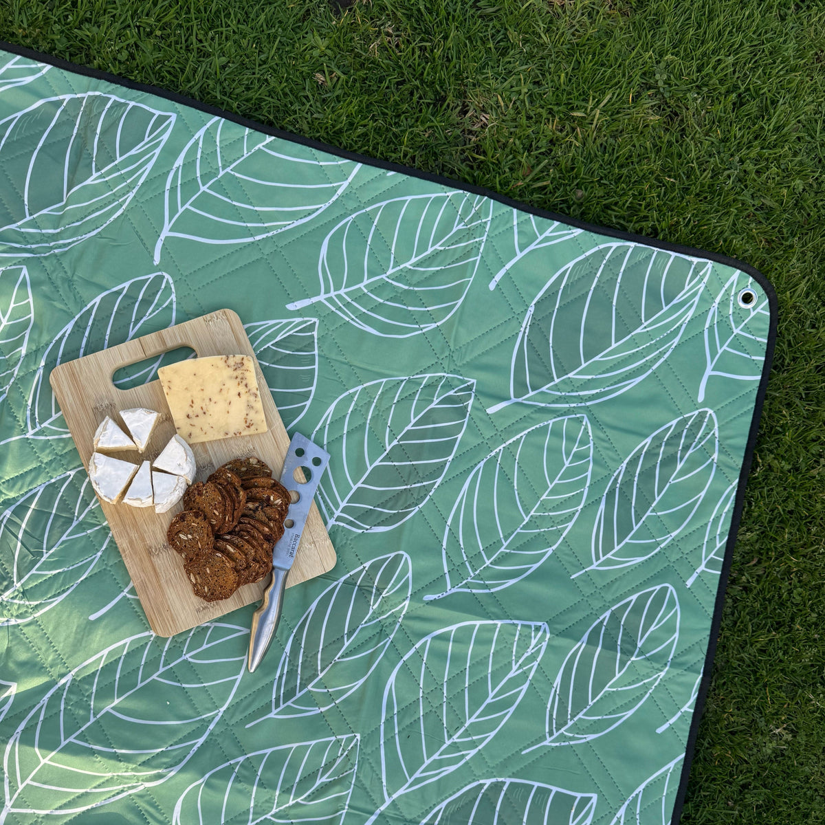 Large Picnic Rugs Green Leaves Picnic Rug - Large 2x2m Waterproof Outdoor Blanket | Bilby ...